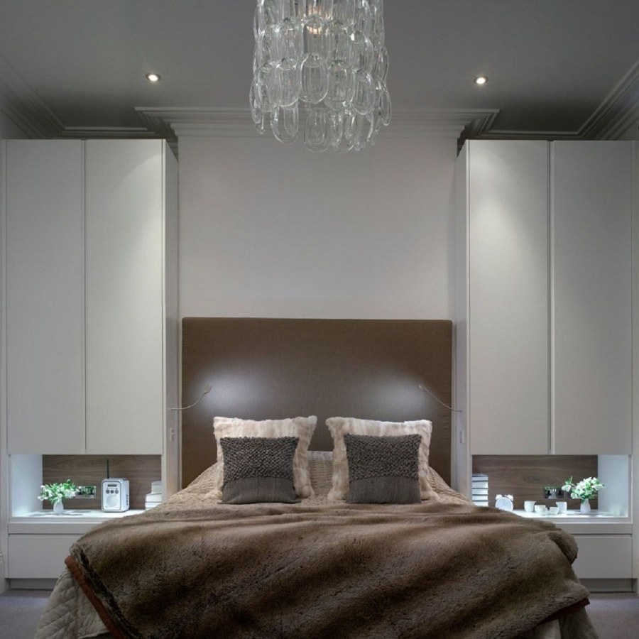 Шкаф вокруг кровати