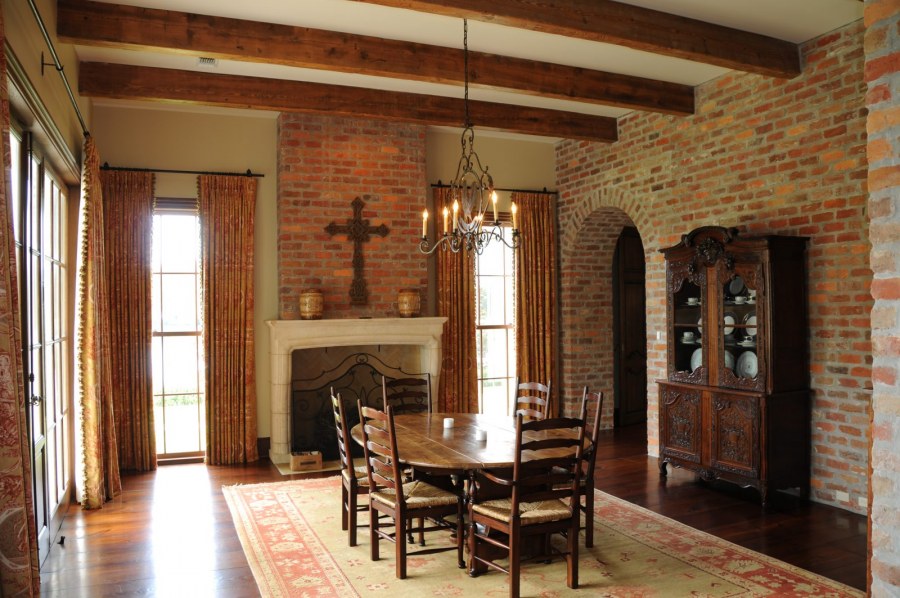 Внутренняя отделка дома из кирпича