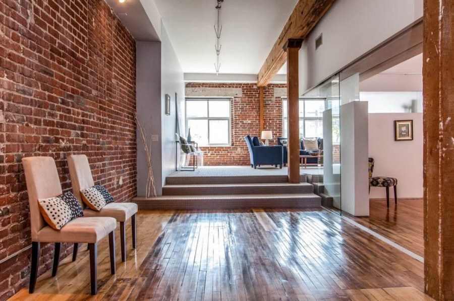 Холл в частном доме в стиле лофт