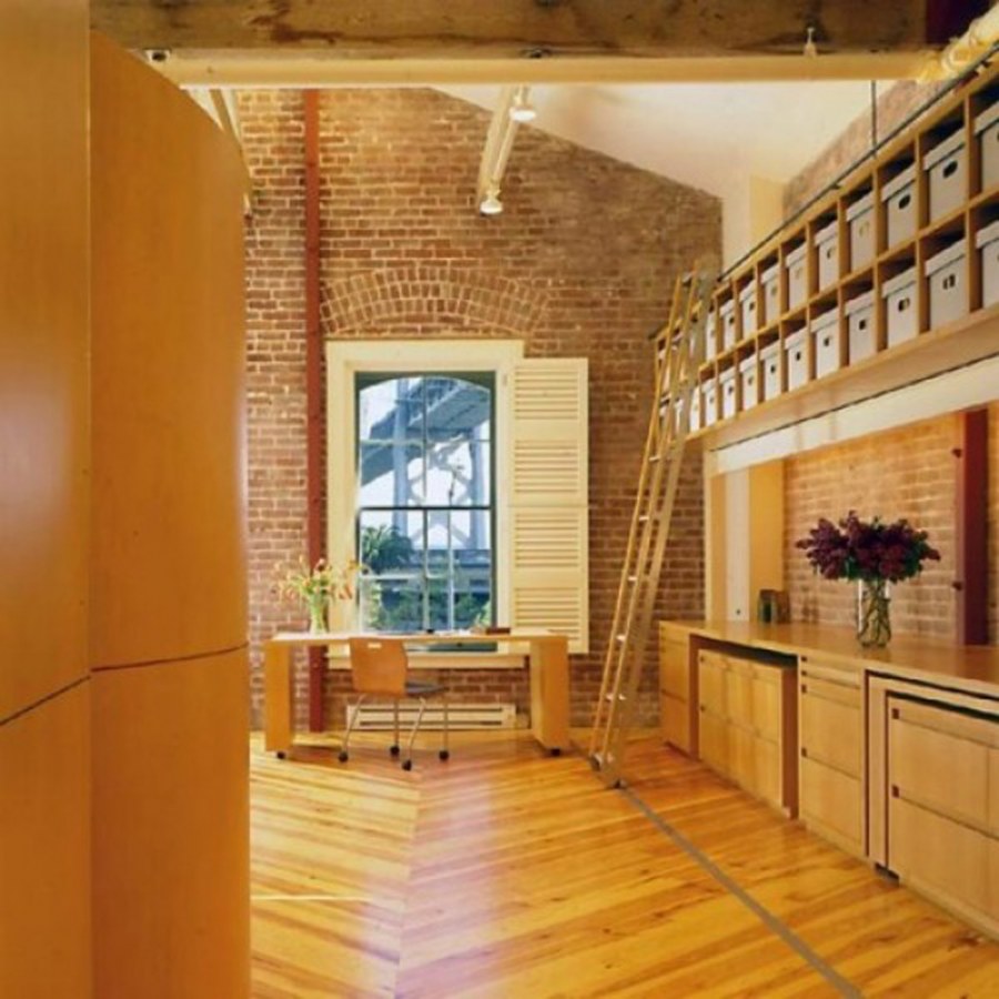 Интерьер внутри кирпичного дома