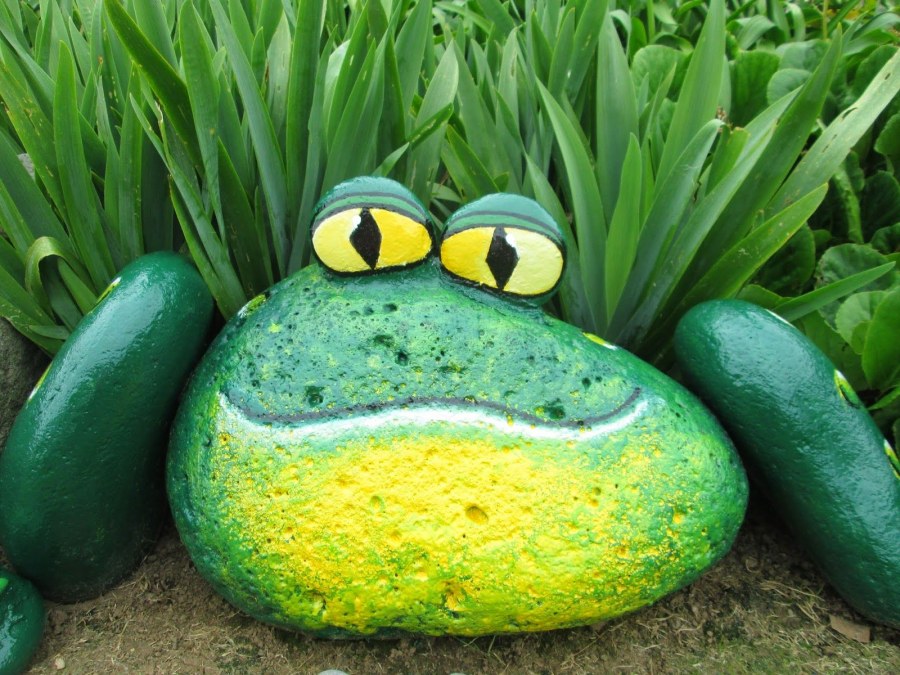 Разрисованные камни для сада