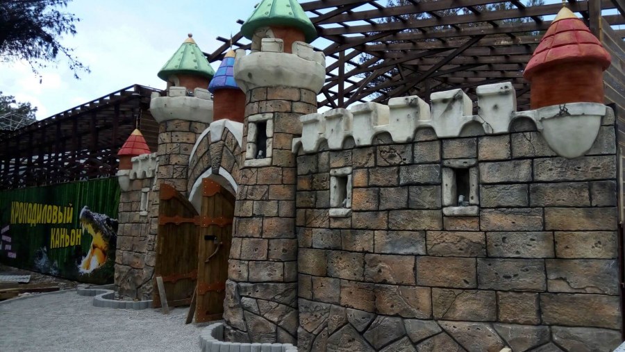 Необычные детские площадки из камня