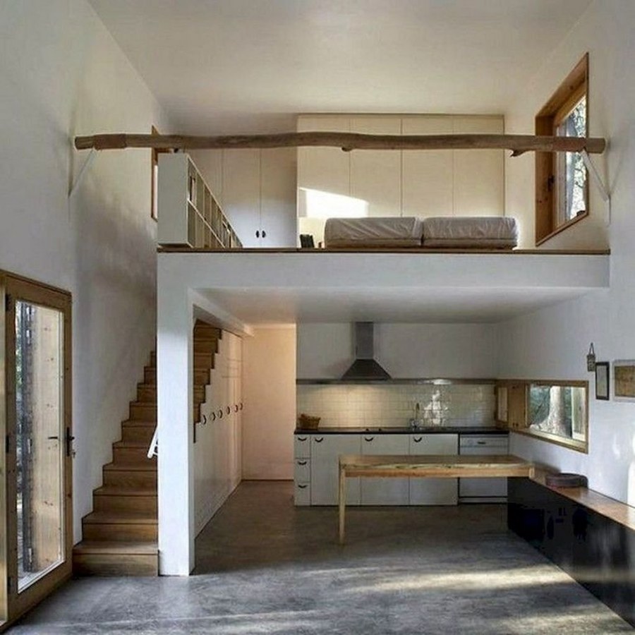 Кровать под мансардной крышей