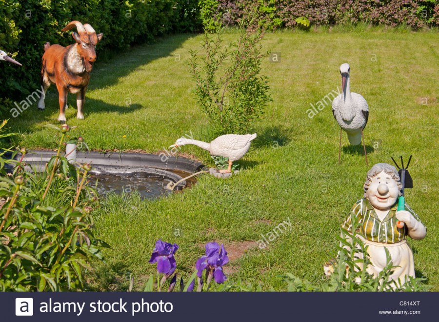 Садовые фигуры для дачи ландшафт