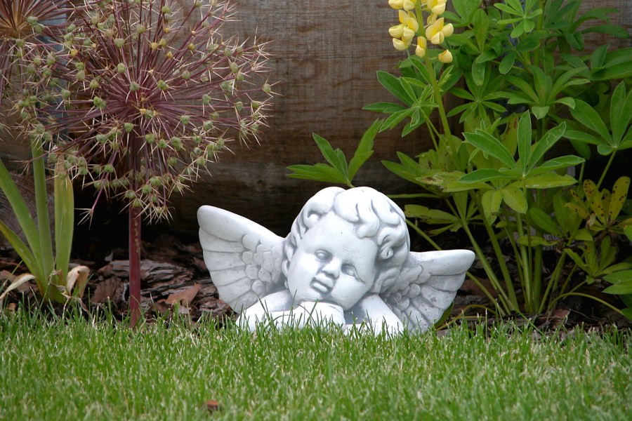 Скульптура в ландшафте