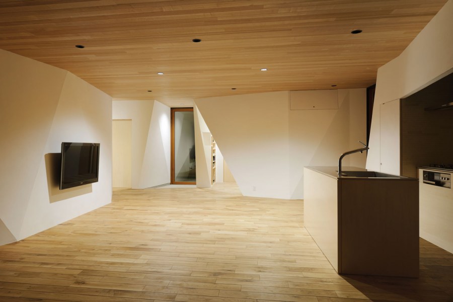 Отделка потолка