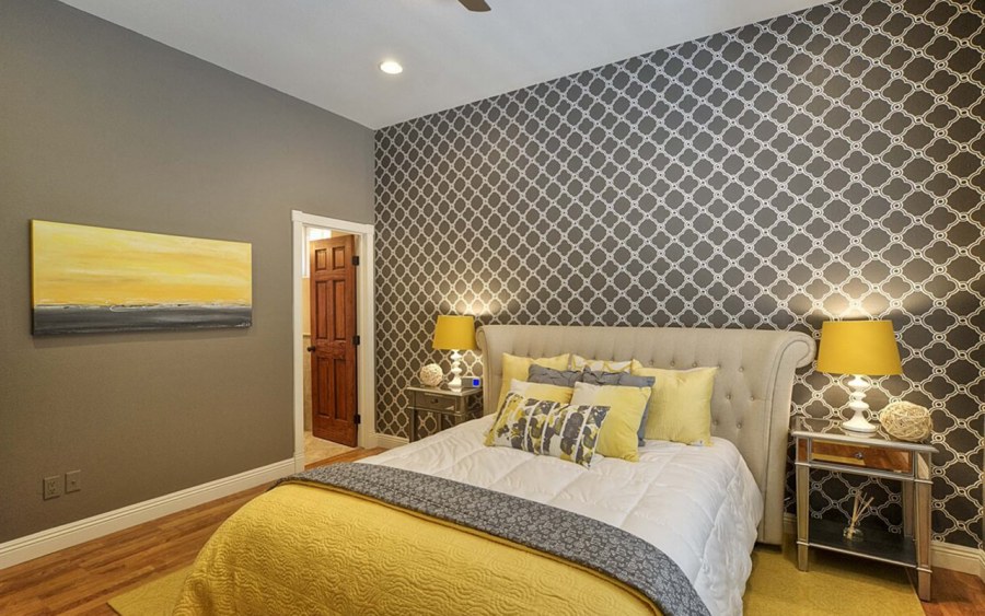 Спальня в серо желтых тонах