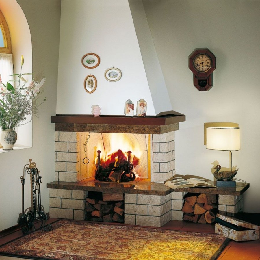 Камины для загородного дома