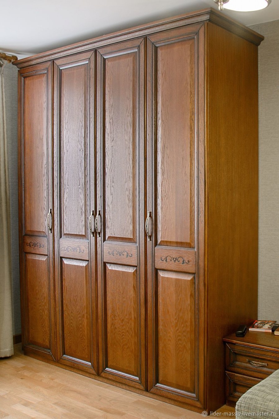 Шкаф белорусский из массива дуба 2м 482/1900/368