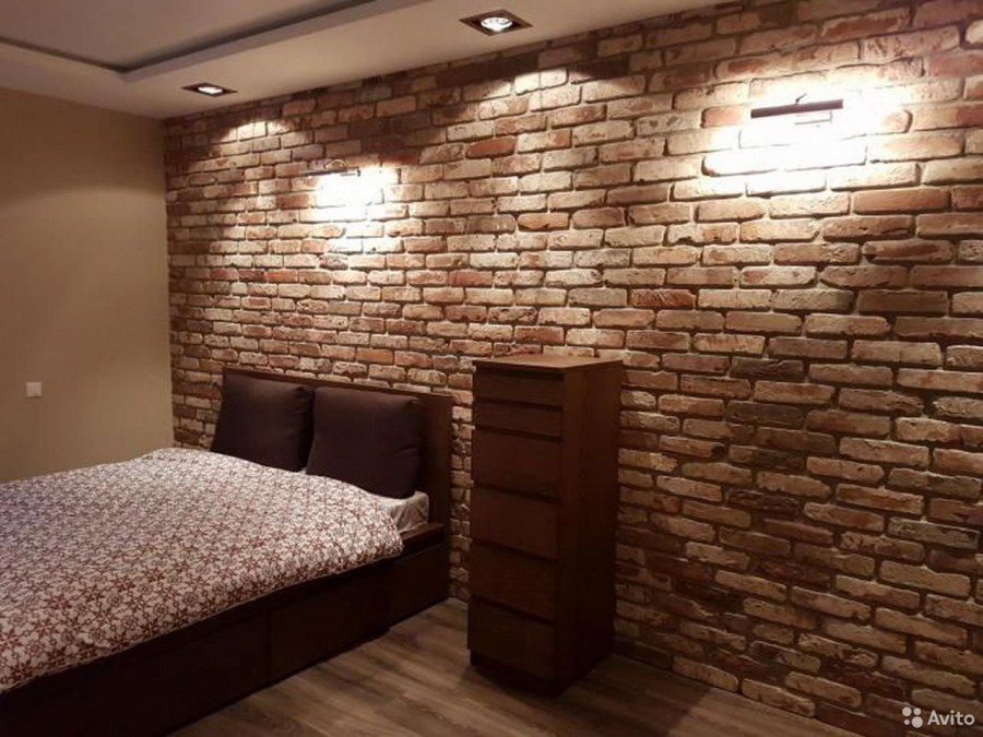 Гипсовая плитка в спальне