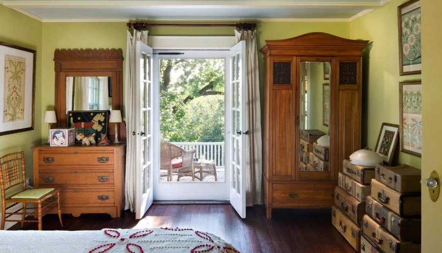 Антикварная мебель в современном интерьере