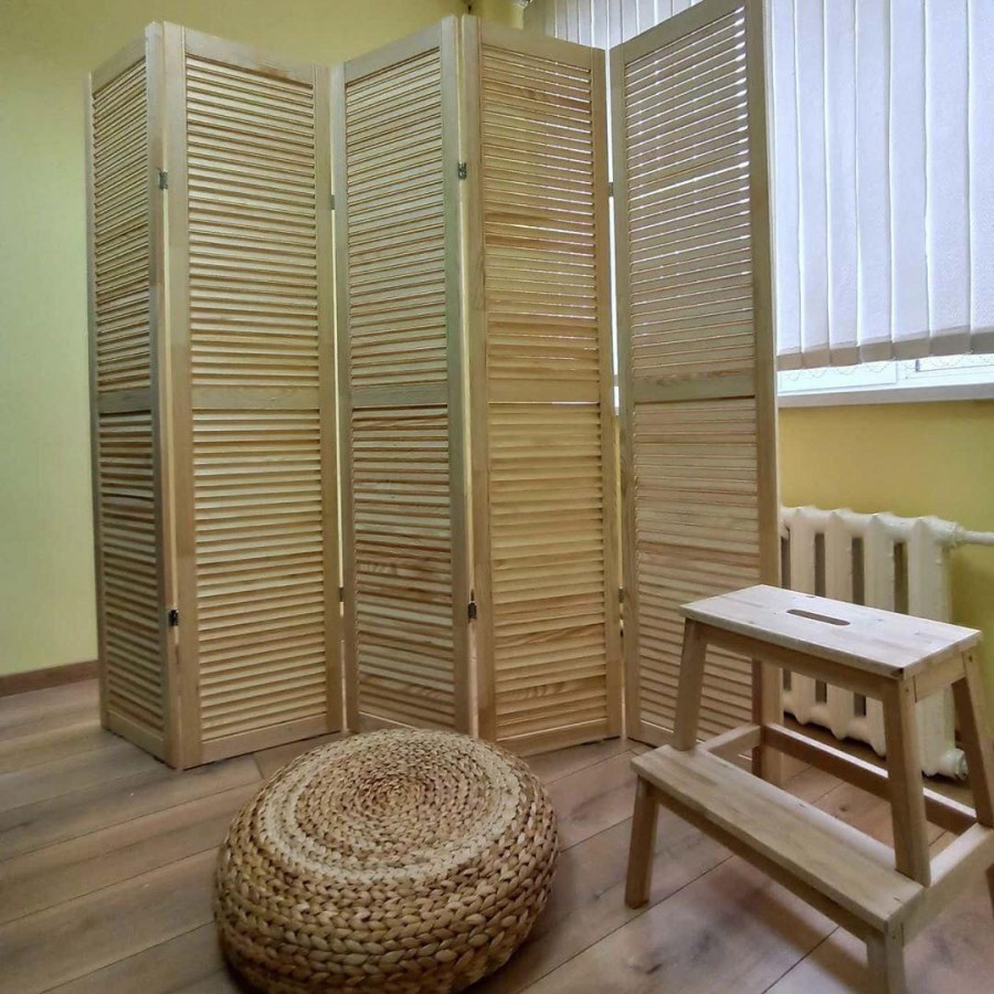 Межкомнатная перегородка раздвижная со шкафами по бокам