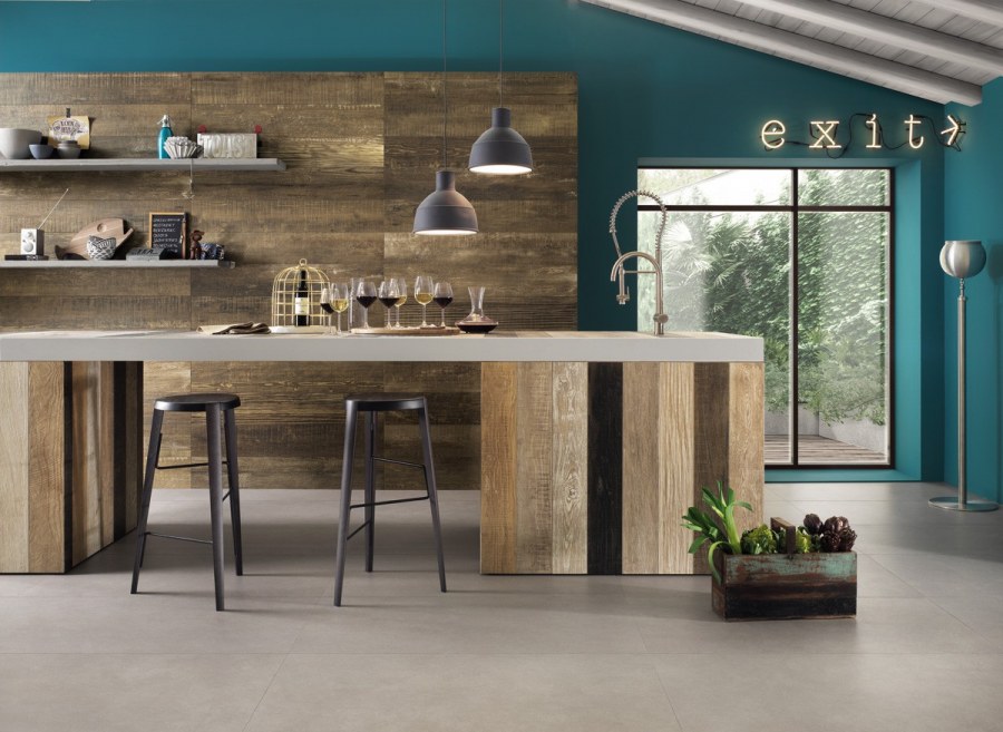 Керамогранит под дерево на стену кухни