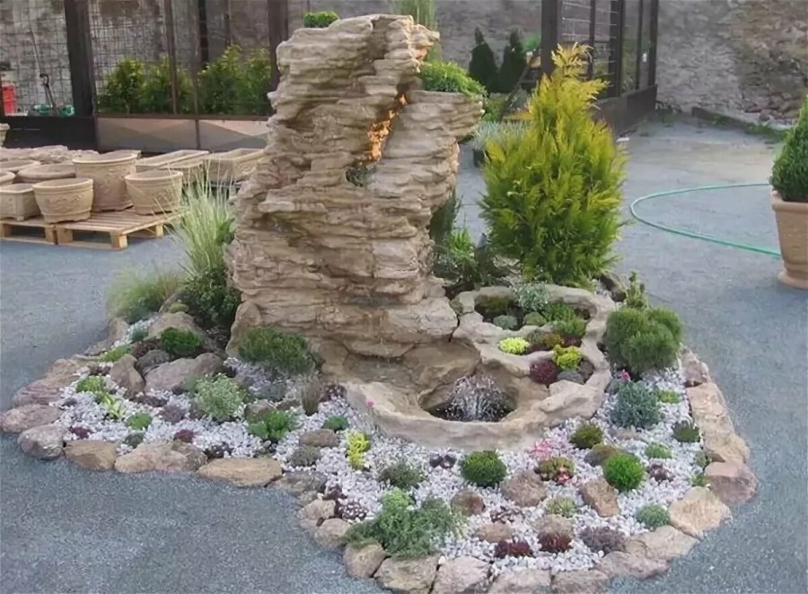 Альпийская горка из пластушки