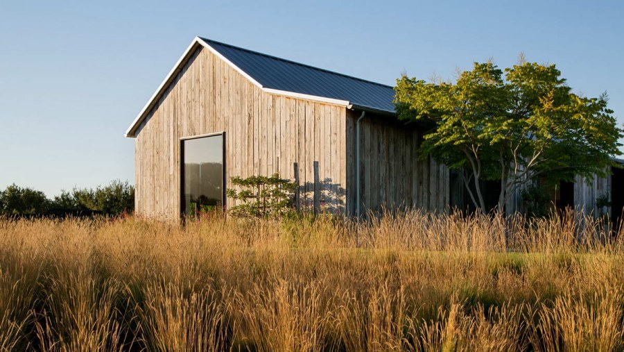 Хозблок в стиле Барн