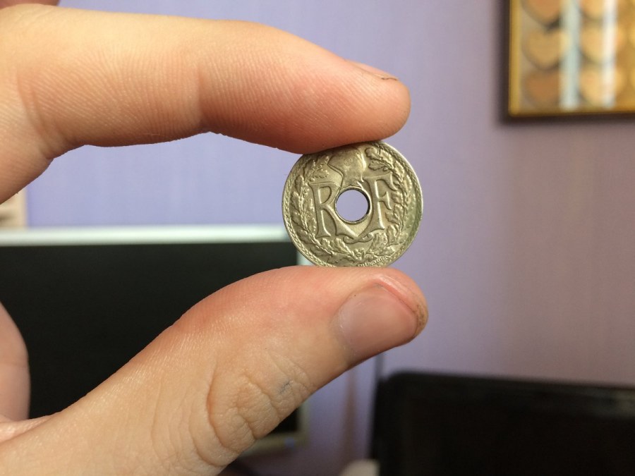 Спутник над землей