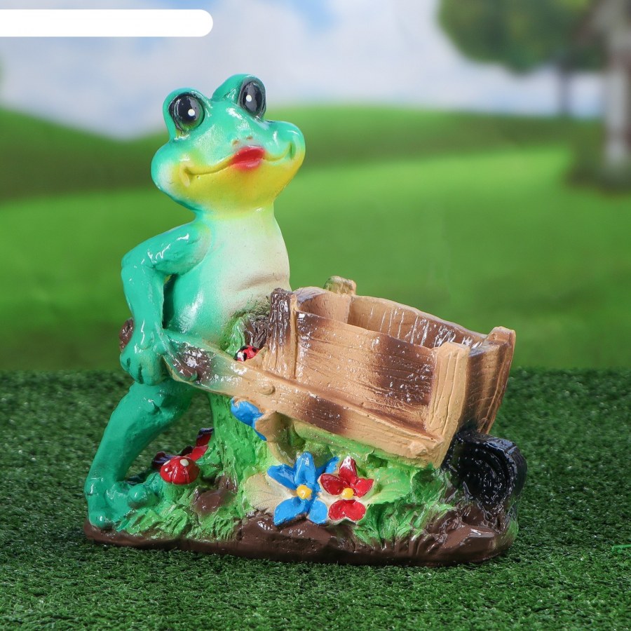 Фигурка лягушки для сада