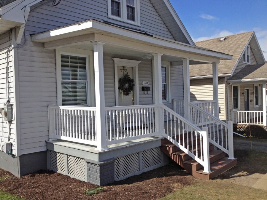 Деревянное крыльцо для дачи