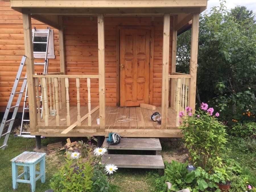 Крыльцо на даче