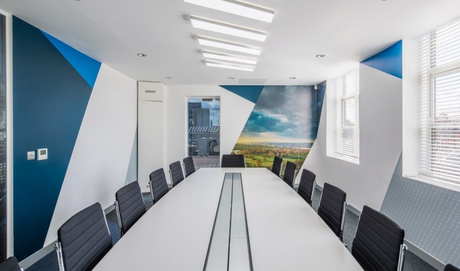 Бело синий интерьер офиса