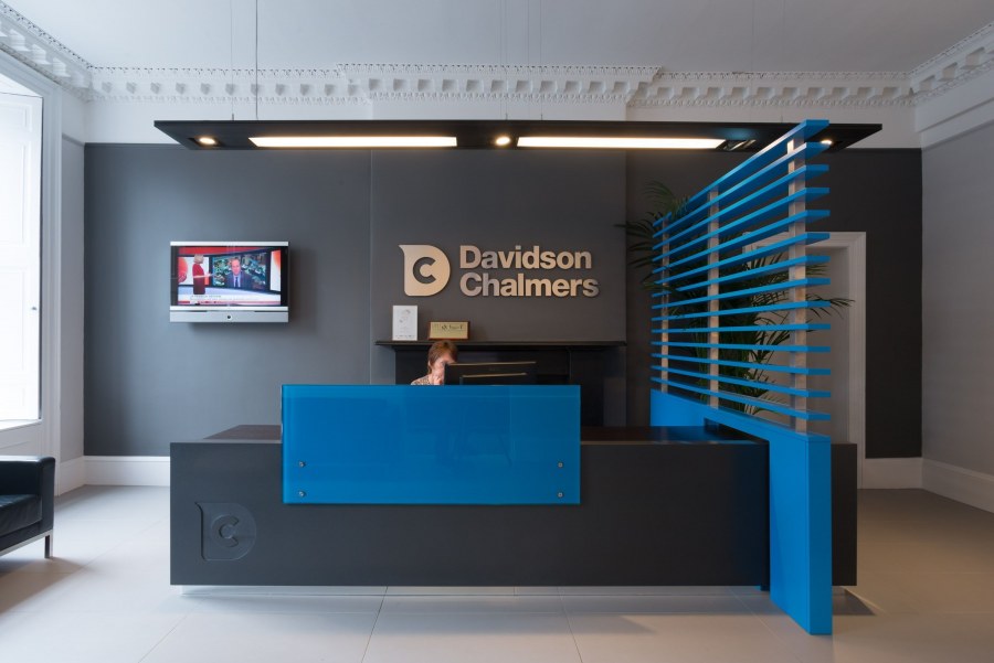 Фирменный стиль в интерьере офиса