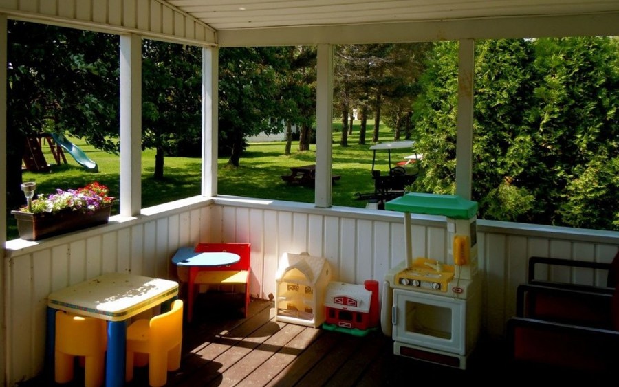 Веранда в саду