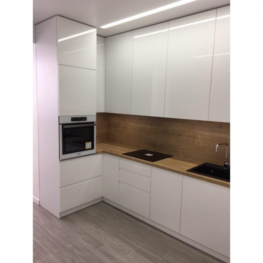 Кухня икеа Воксторп с антресолью