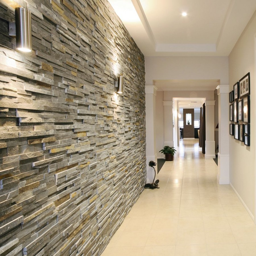 Интерьер коридора декоративным камнем