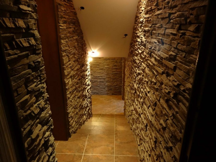 Коридор из дикого камня