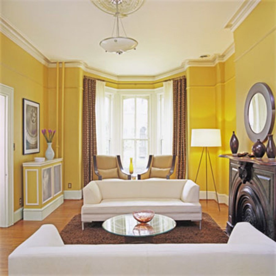 Классический интерьер с желтыми стенами