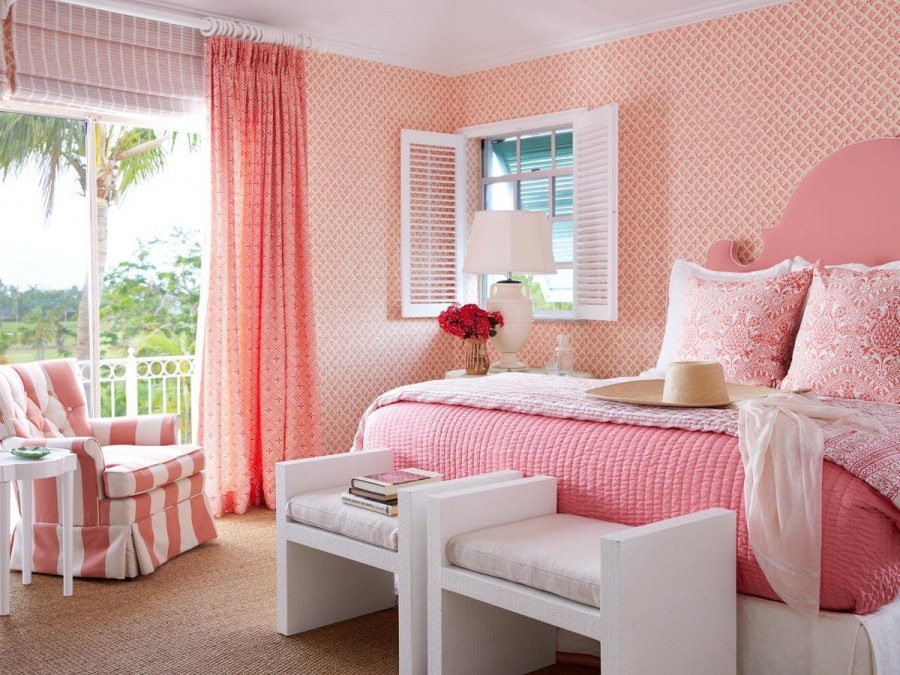 Гостиная в малиновых тонах