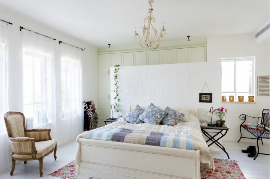 Спальня в бело голубых тонах в стиле Прованс