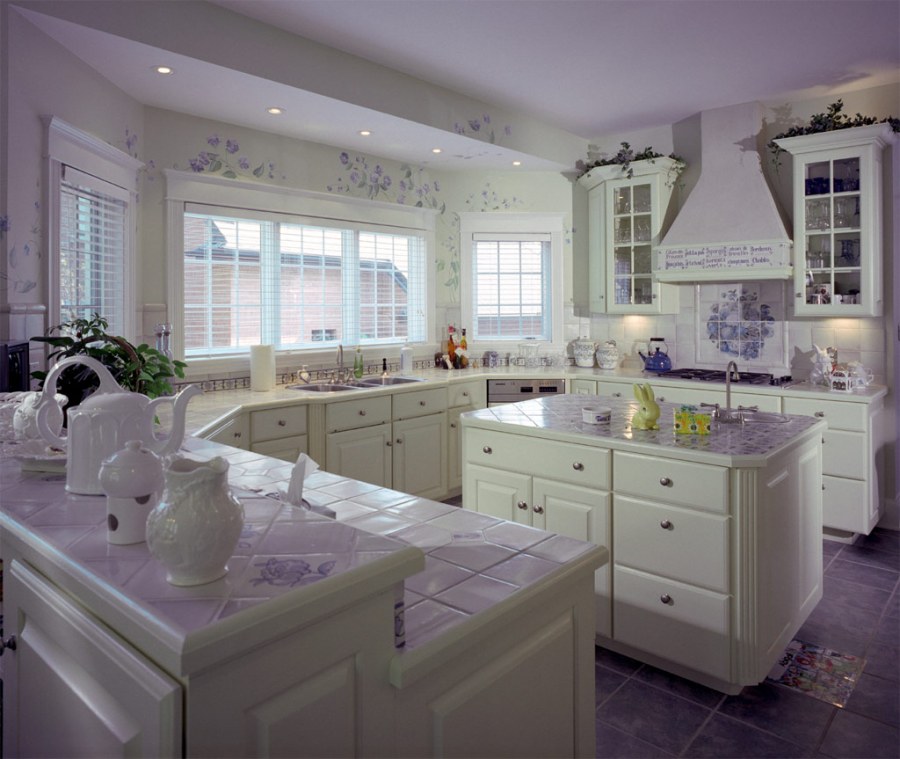Кухня в лавандовом цвете