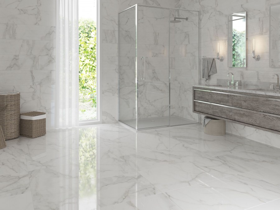 Estima Alba ab 01