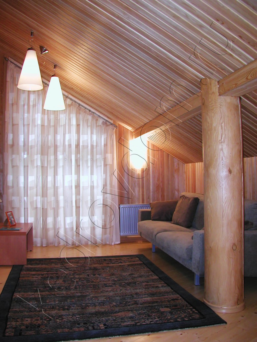 Отделка трубы на мансарде