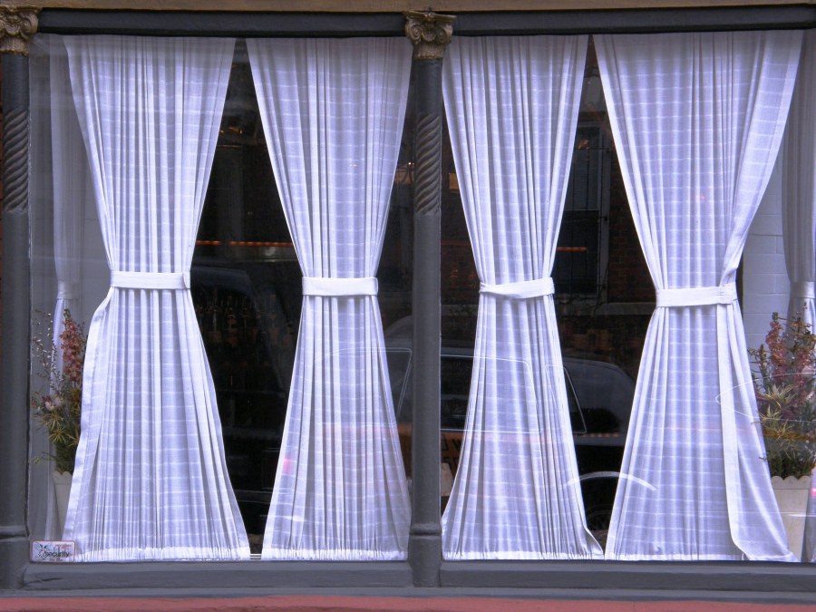 Шторки на половину окна