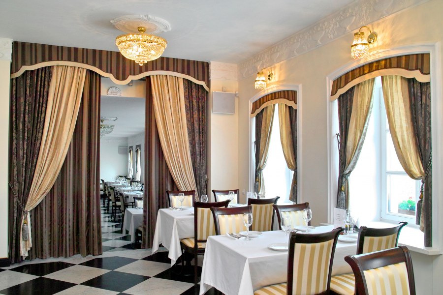 Занавески на окна в стиле кафе