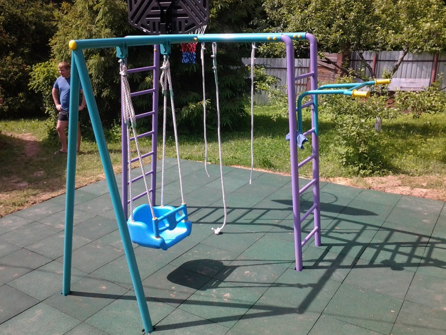 Детская площадка из труб