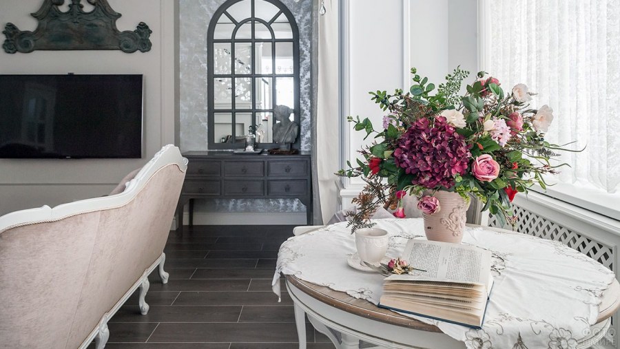 Розы в интерьере Прованс