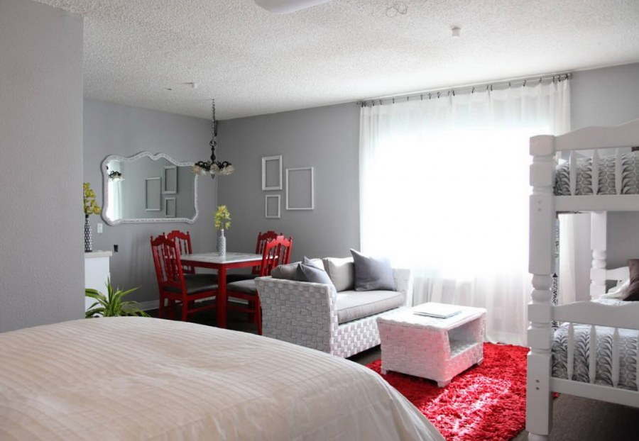 Зонирование спальни цветами