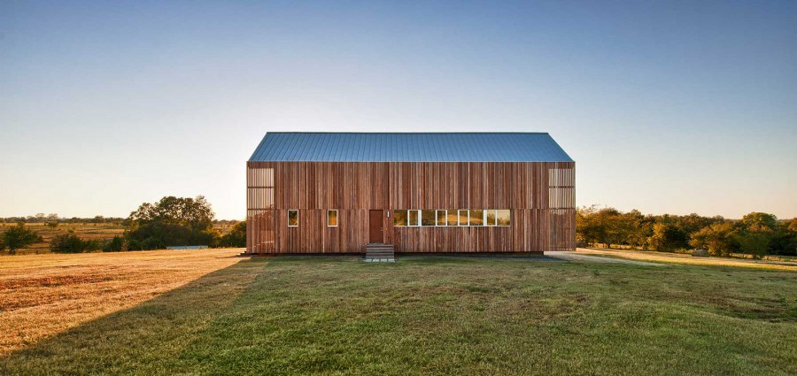 Дом в стиле амбара Barn House