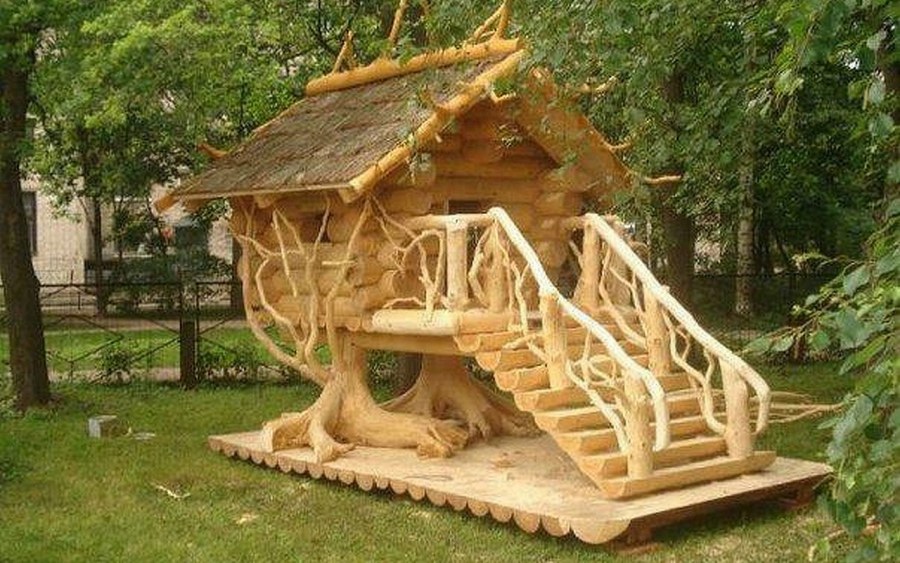 Сказочные постройки из дерева