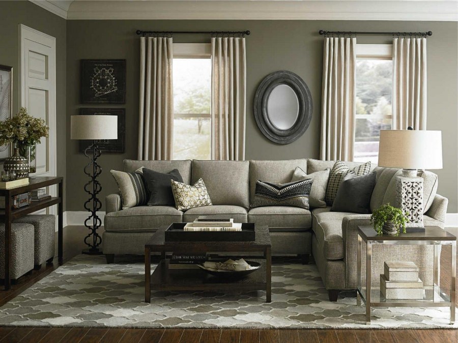 Серо бежевый диван в интерьере