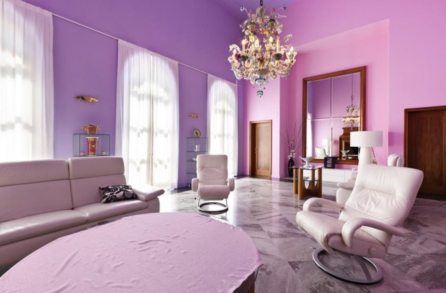 Фиолетовый в интерьере