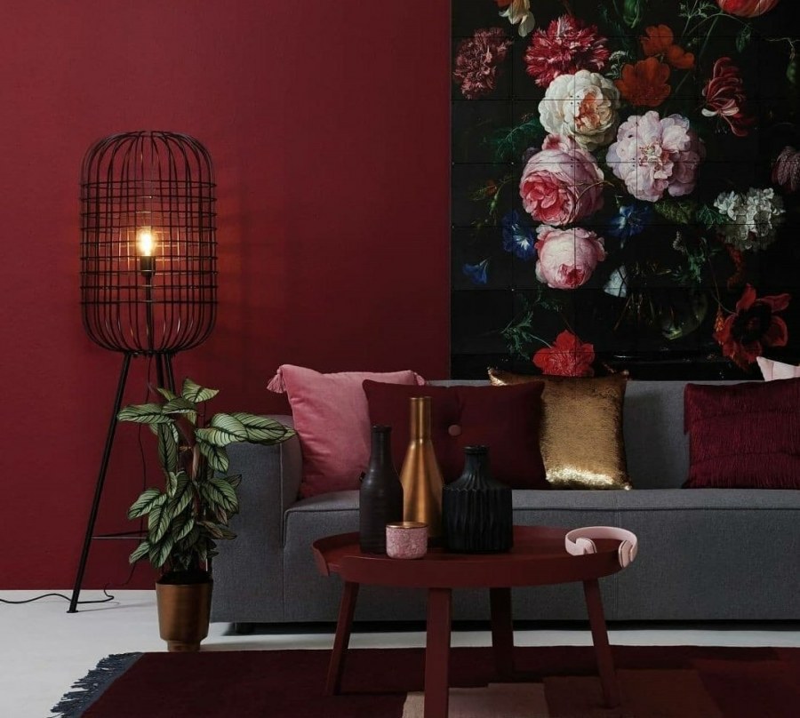 Гостиная в бордовых тонах