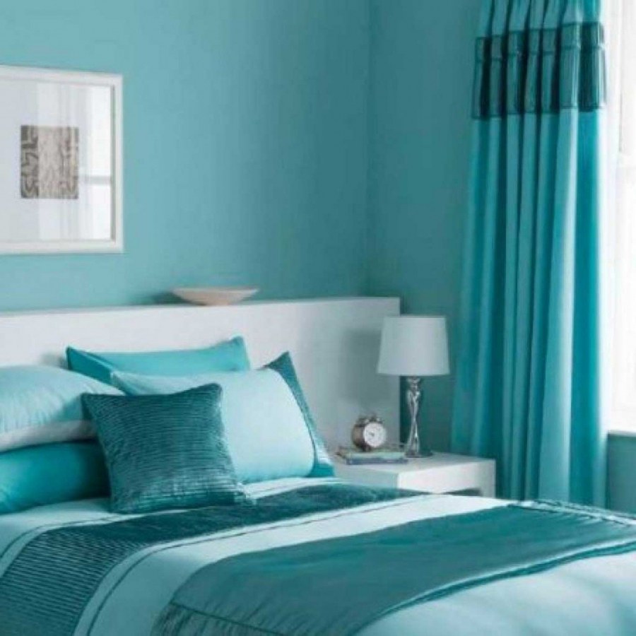 Спальня в бирюзовых тонах