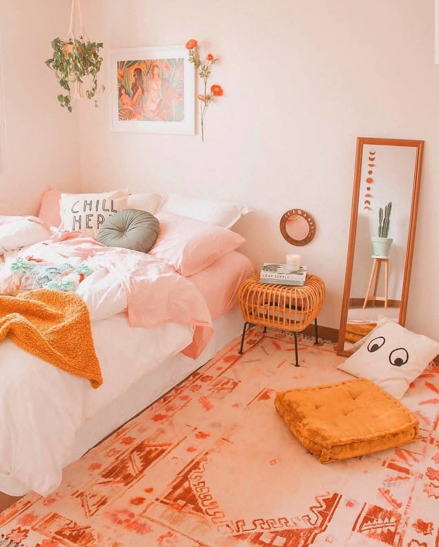 Комната для девочки персикового цвета
