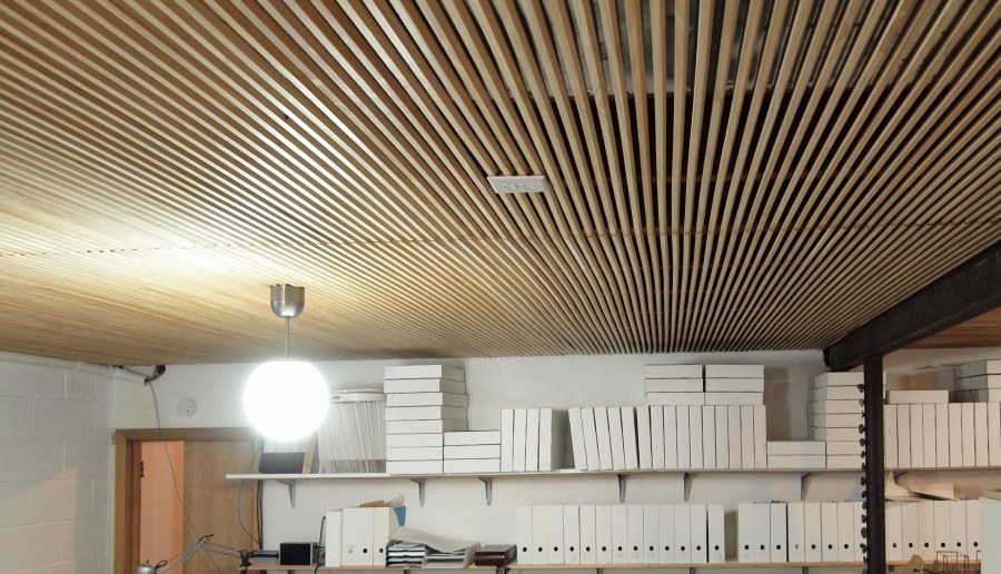 Потолок из брусков