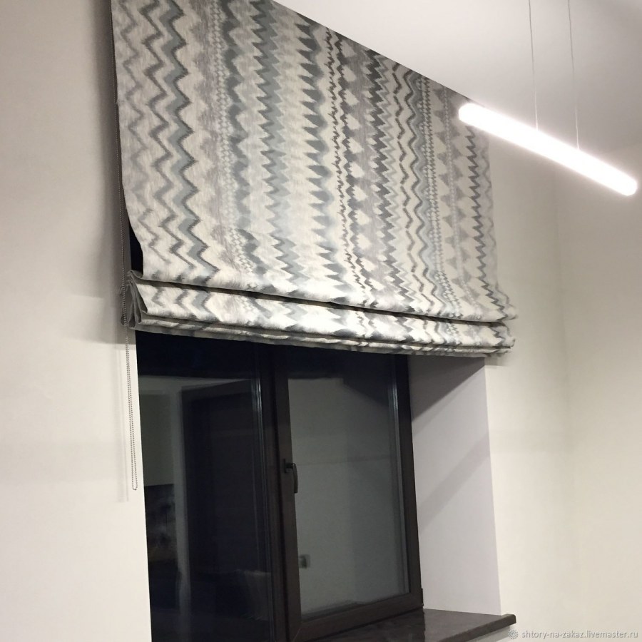 Римская штора из потолка