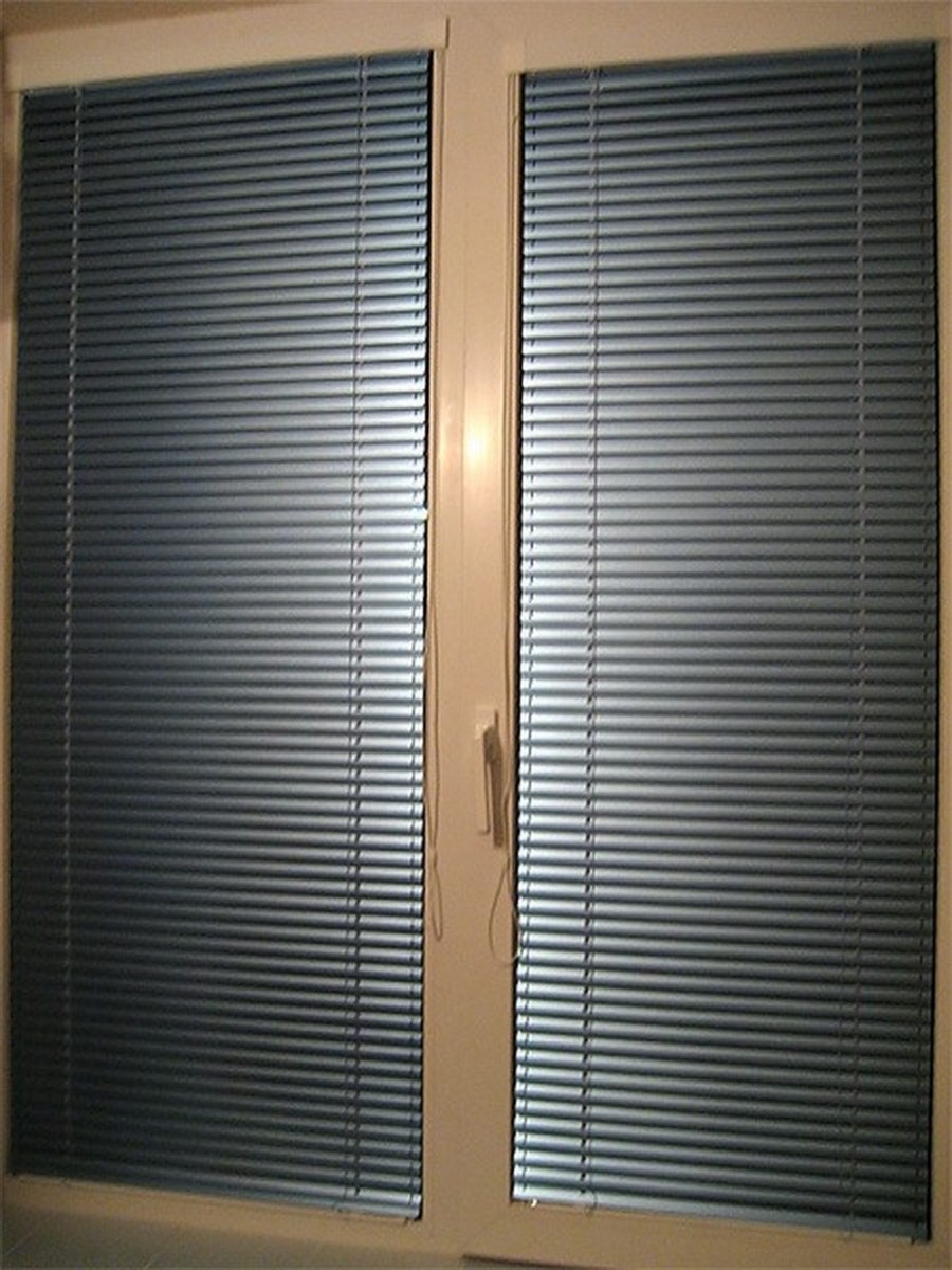 Горизонтальные жалюзи в интерьере